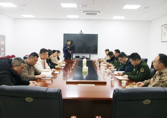 淮南市军分区领导一行来我校调研征兵工作